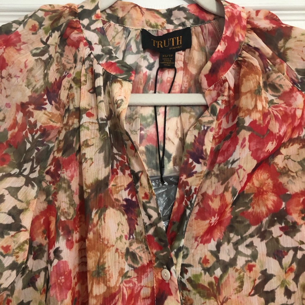 Truth by republic new blouse flowy floral fall colors women’s size XS NWT v neck - Picture 4 of 11
